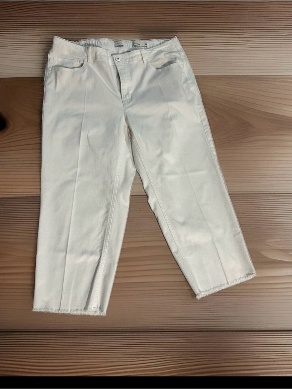 J. Jill White Cropped Ankle Jeans